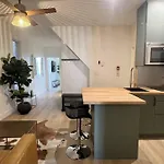 Chic 2 Bedroom With Parking