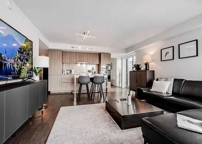 Luxury Condo On Bay Street