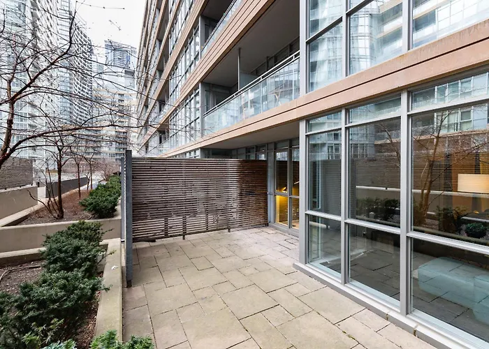 Charming 2Br Condo Near Cn Tower & Harbourfront