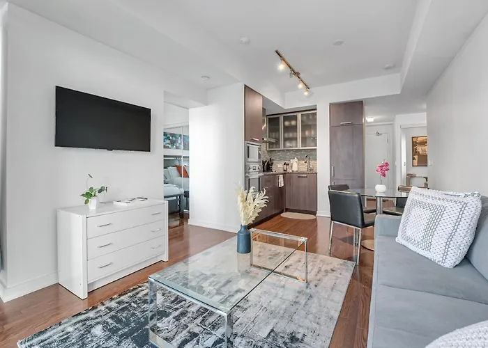 Cozy Unit Near Scotiabank Arena, Mtcc & Rogers Centre