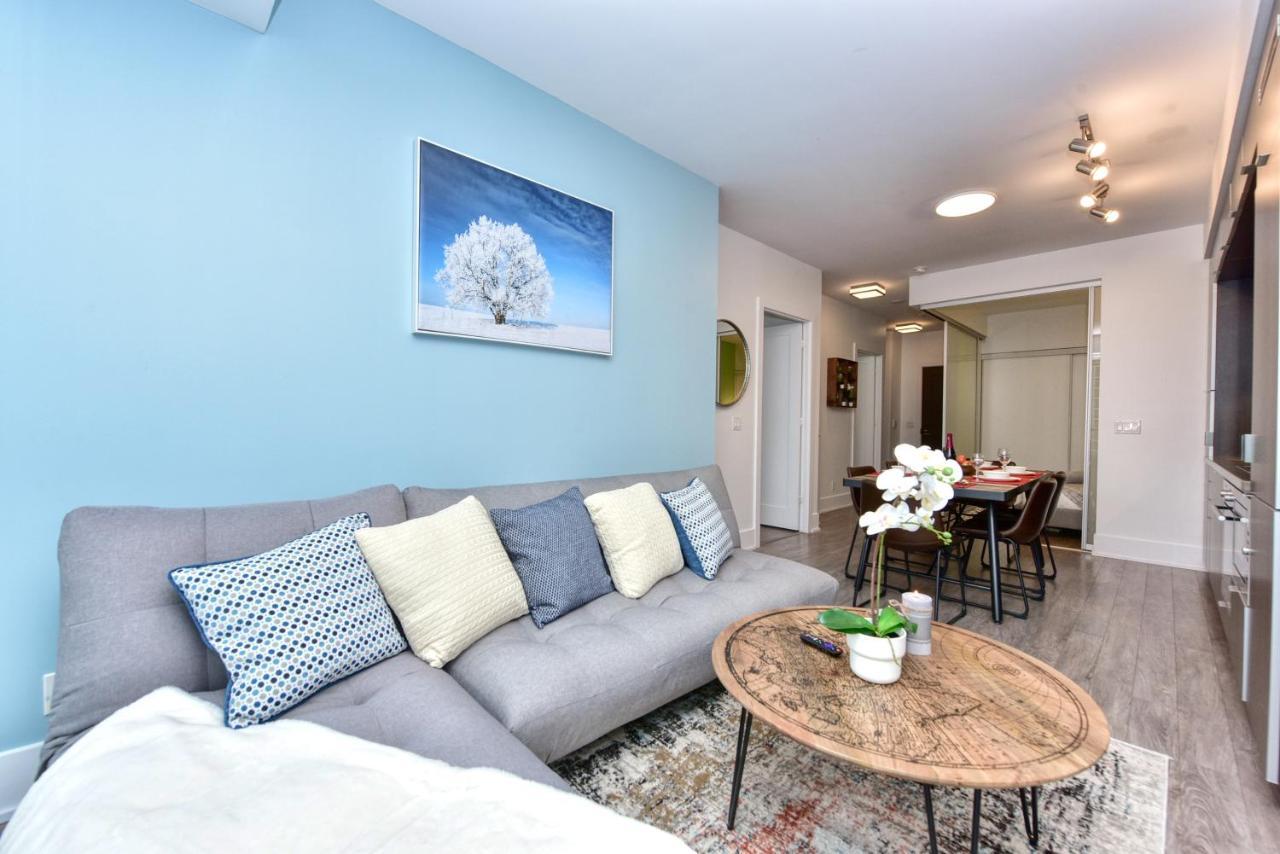 Apartment Blue Jays Aparment Toronto