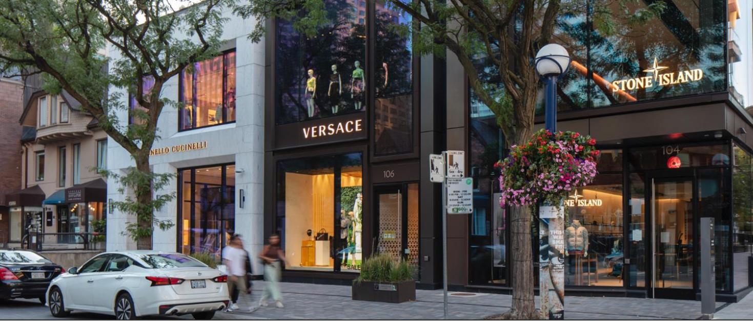 Luxury On Bay Street *