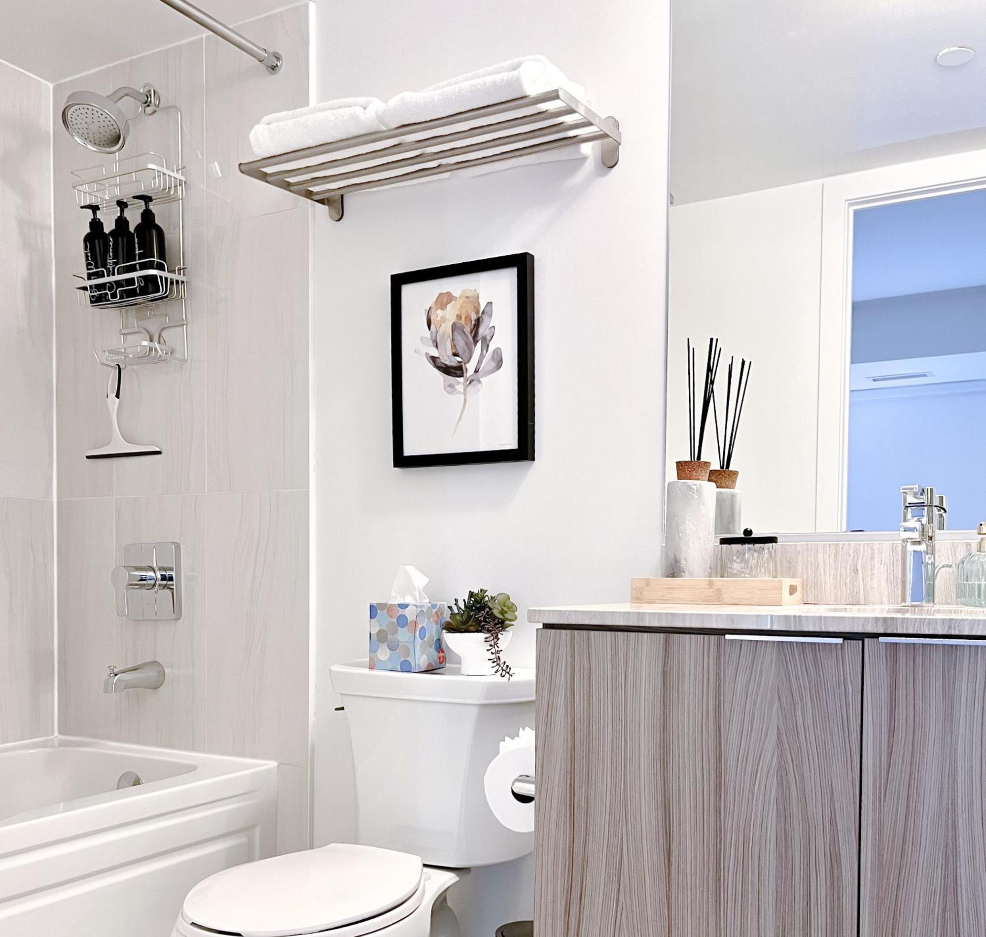 Apartment Luxury On Bay Street