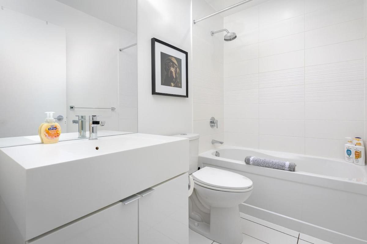 Apartment City Place Gem By Cn Tower *
