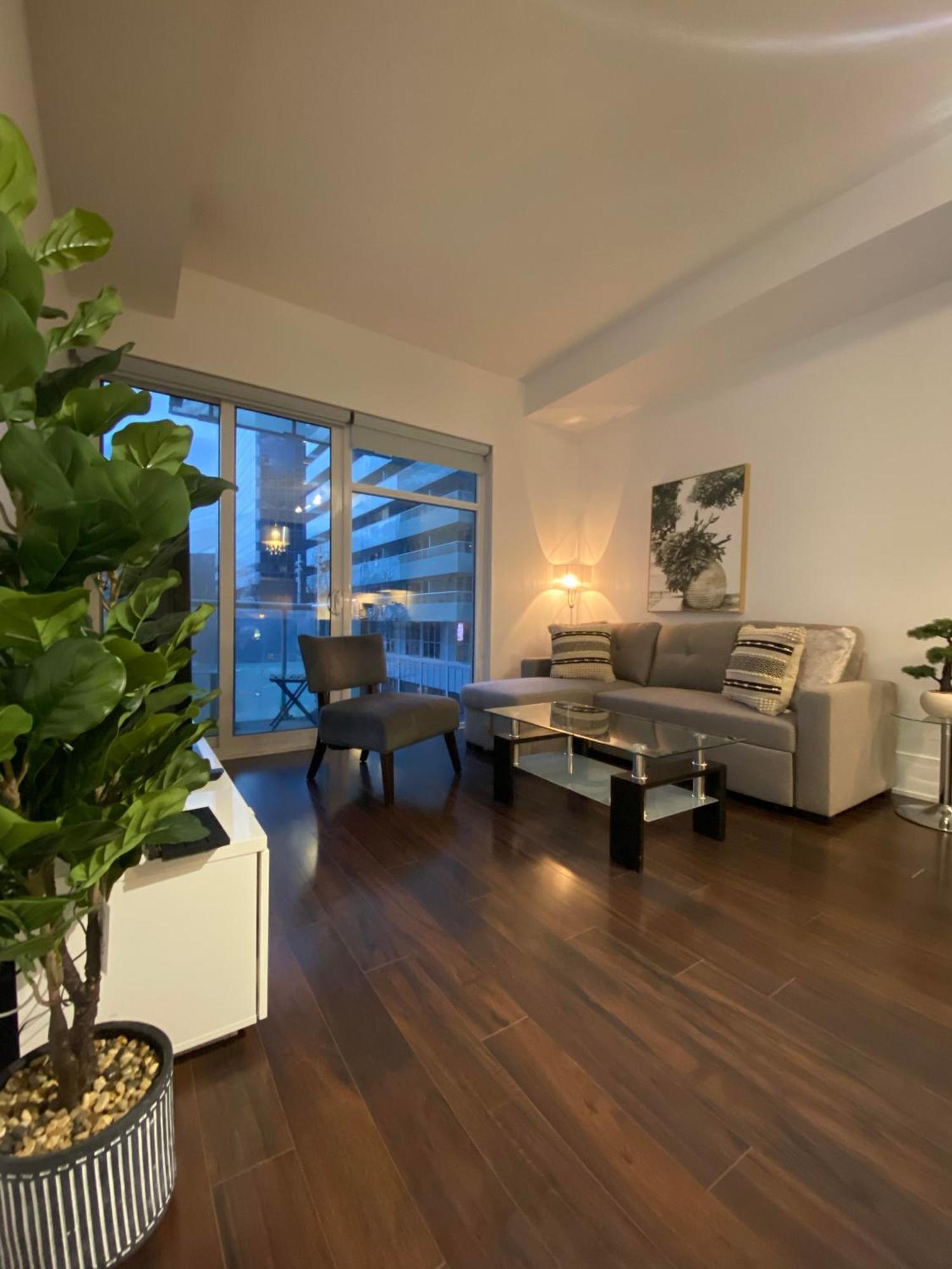 Rivetstays - The Atmos Ii Apartment Toronto