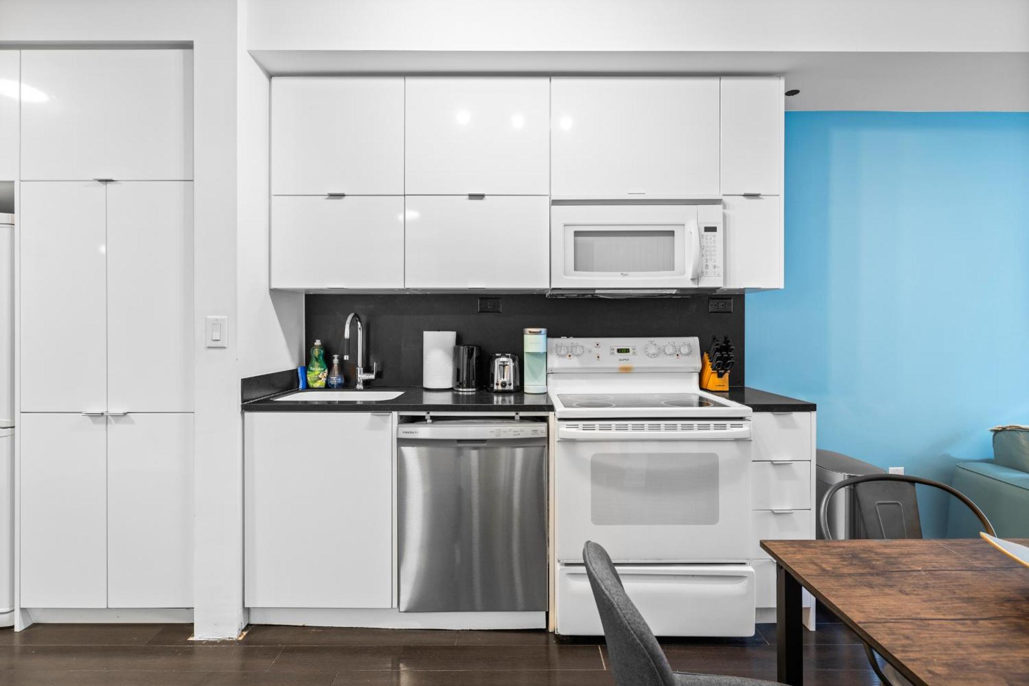 Apartment Charming 2br Near Cn Tower & Harbourfront