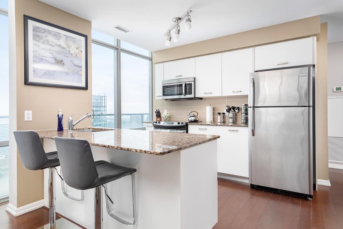 Penthouse Overlooking Dt Free Parking
