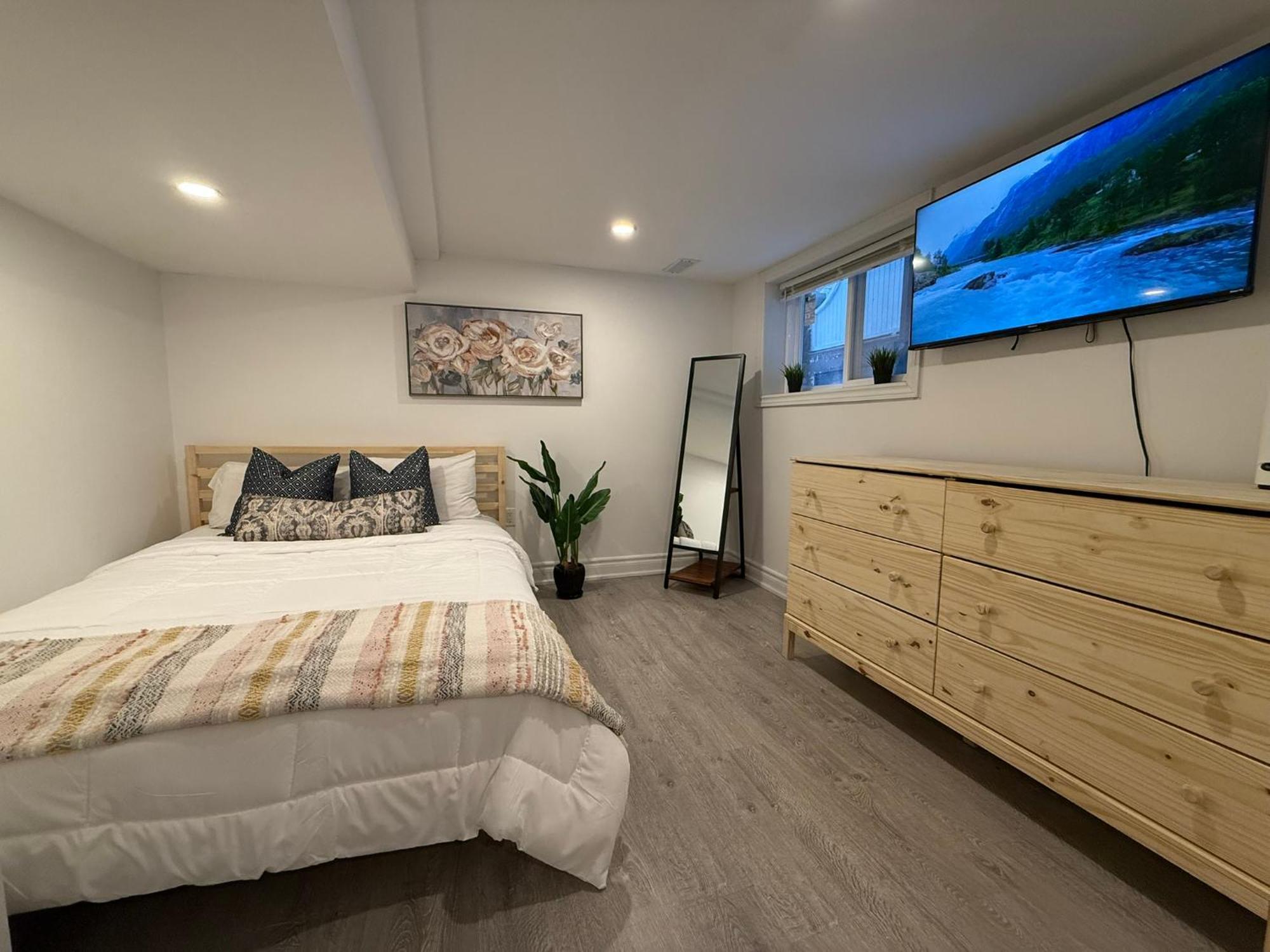 2 Bedroom Basement-downtown Toronto
