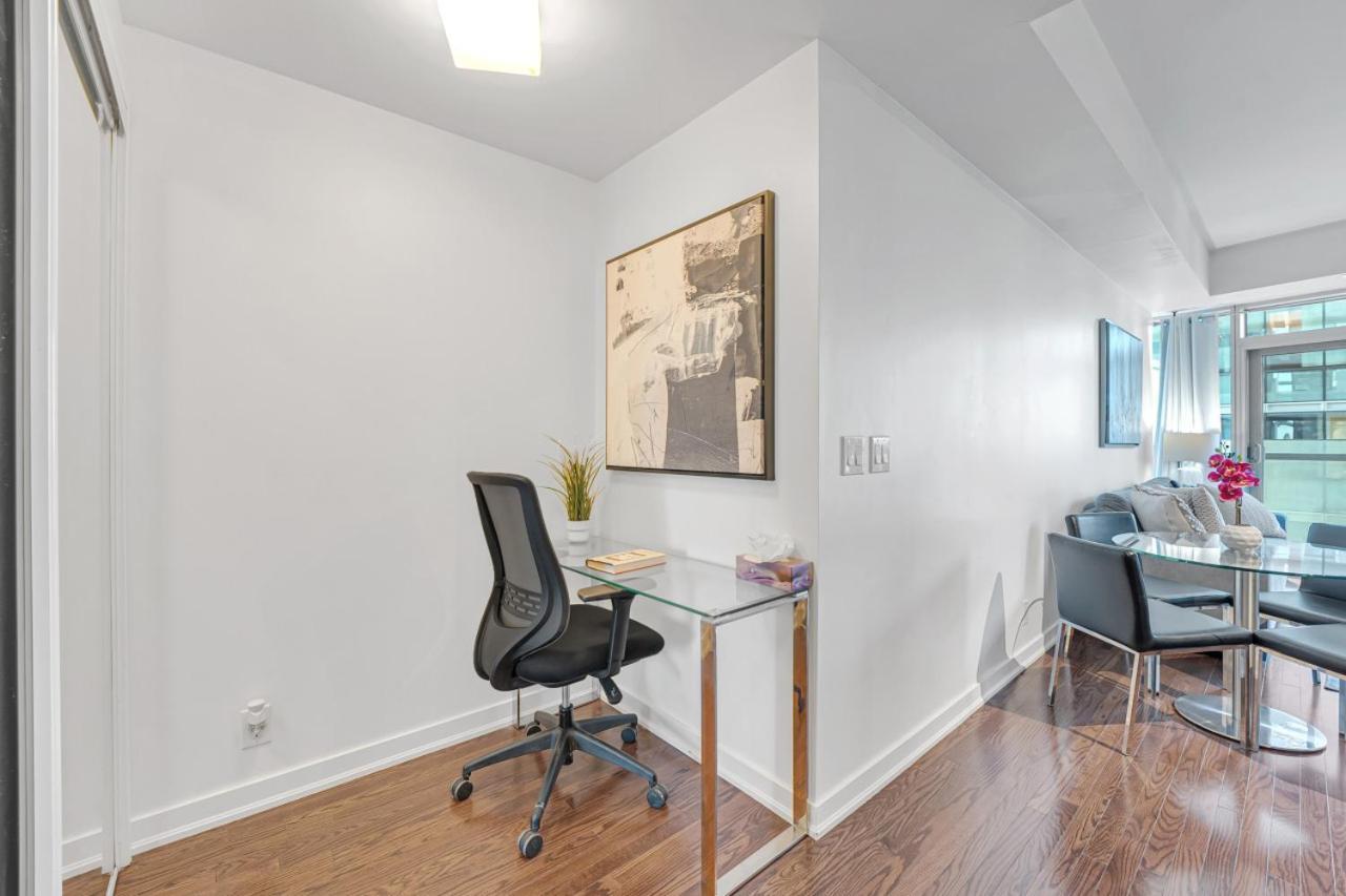 Cozy Unit Near Scotiabank Arena, Mtcc & Rogers Centre Holiday home Toronto