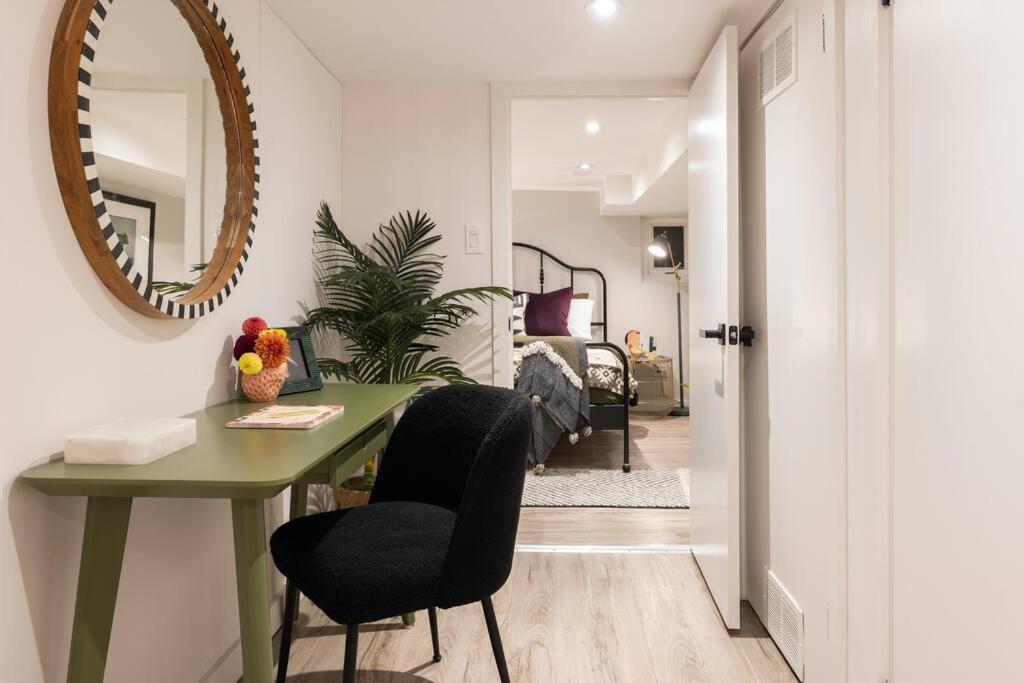 Professionally Designed 1-bedroom In Prime Apartment Toronto