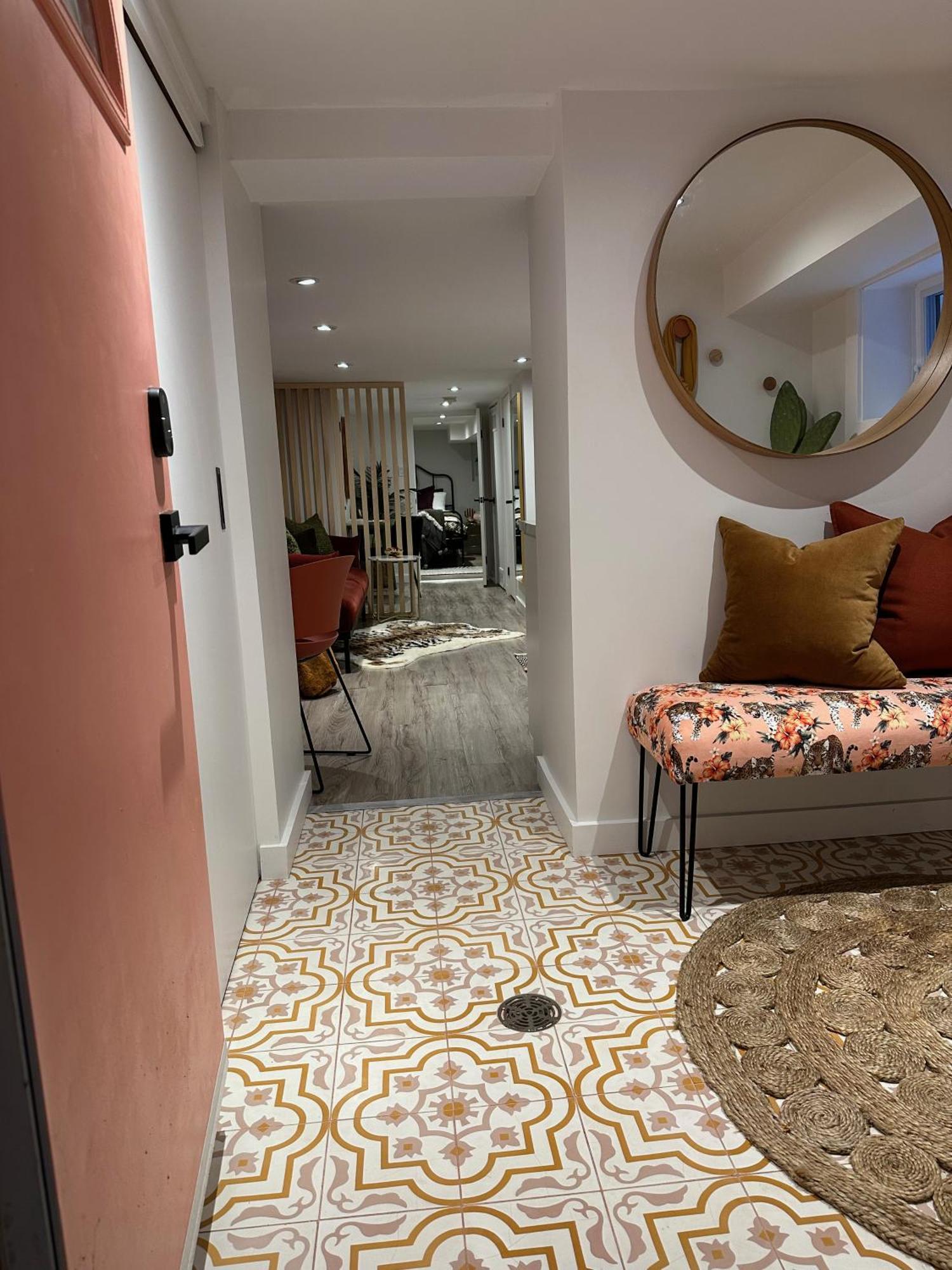 Professionally Designed 1-bedroom In Prime Apartment *