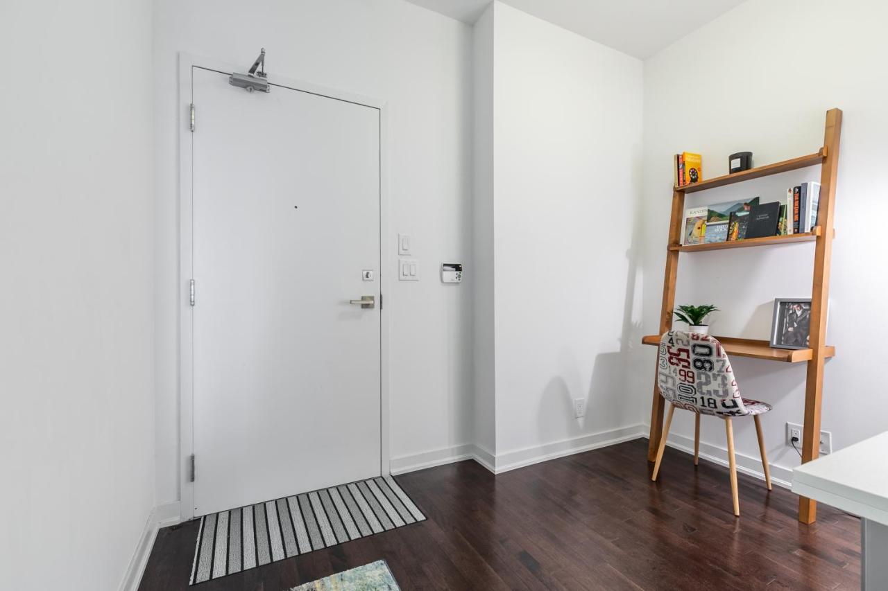 Executive Corner With Panoramic View Apartment Toronto