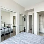 Downtown Central Two Bedroom Condo With Amazing View, Free Parking