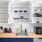 Charming 1Bd Townhouse Near Lake