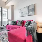 Spacious Condo By Lake Close To Toronto Pearson Airport, Free Parking!