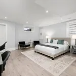 Toronto Retreat Private Pool & Cozy Master Bedroom