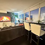 Lakeview 2Bdrms 2Baths With 3 Real Beds And Parking