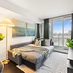 Modern 1Br King Suite, Central Downtown Toronto