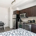 Cn Tower Luxe Suites - Prime Downtown Location