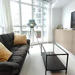 Condo-Walking Distance To Cn Tower, Rogers Centre, Scotiabank Arena