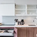 Bright & Stylish 2Br In Downtown With Lake View
