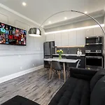 Applewood Suites - Etobicoke