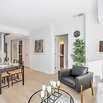Classic & Trendy Yorkville Condo