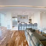 Luxury Penthouse In Downtown Toronto