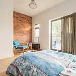 Gorgeous Park House W Parking On Queen West