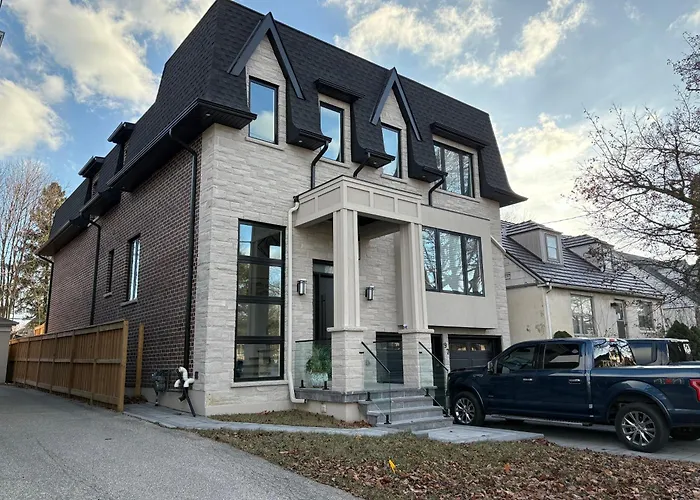 Luxurious New Lawrence Manor 6-Bedroom Home
