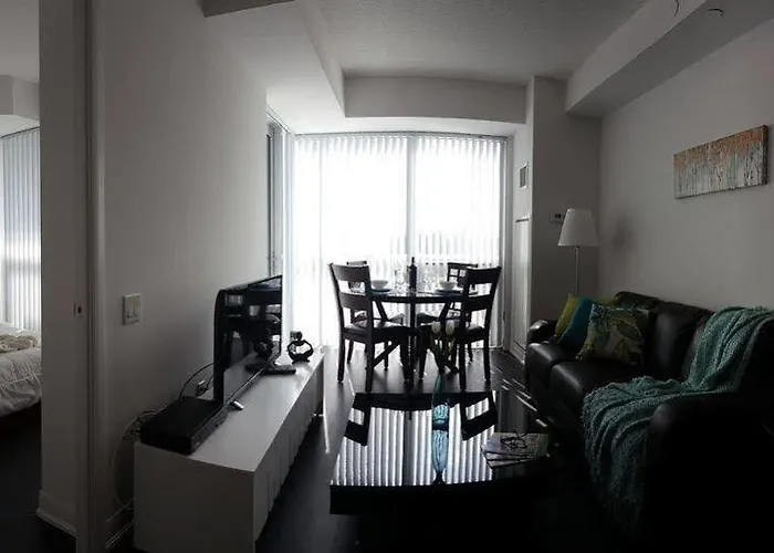 Kashaneh Guest House - Yonge Street