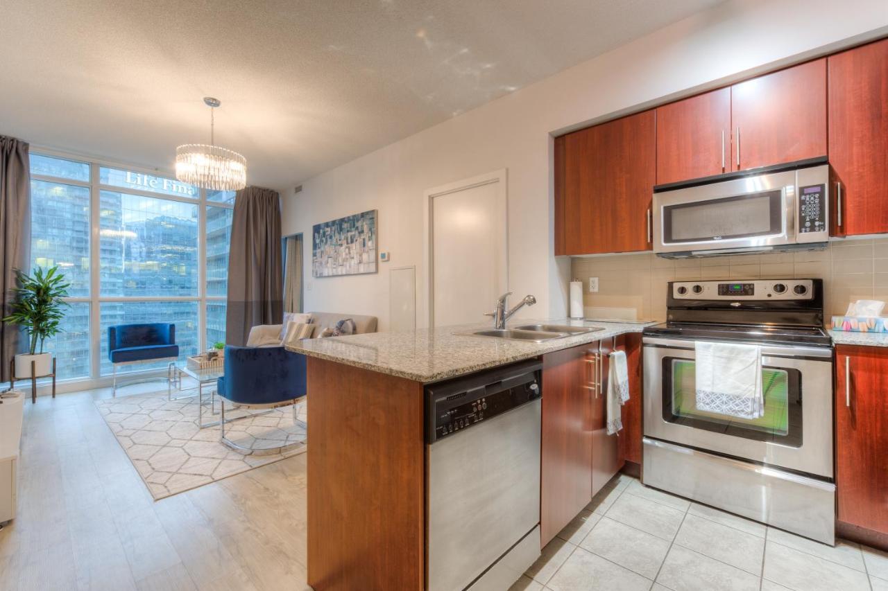 Stylish Newly Furnished With Beautiful View * Toronto