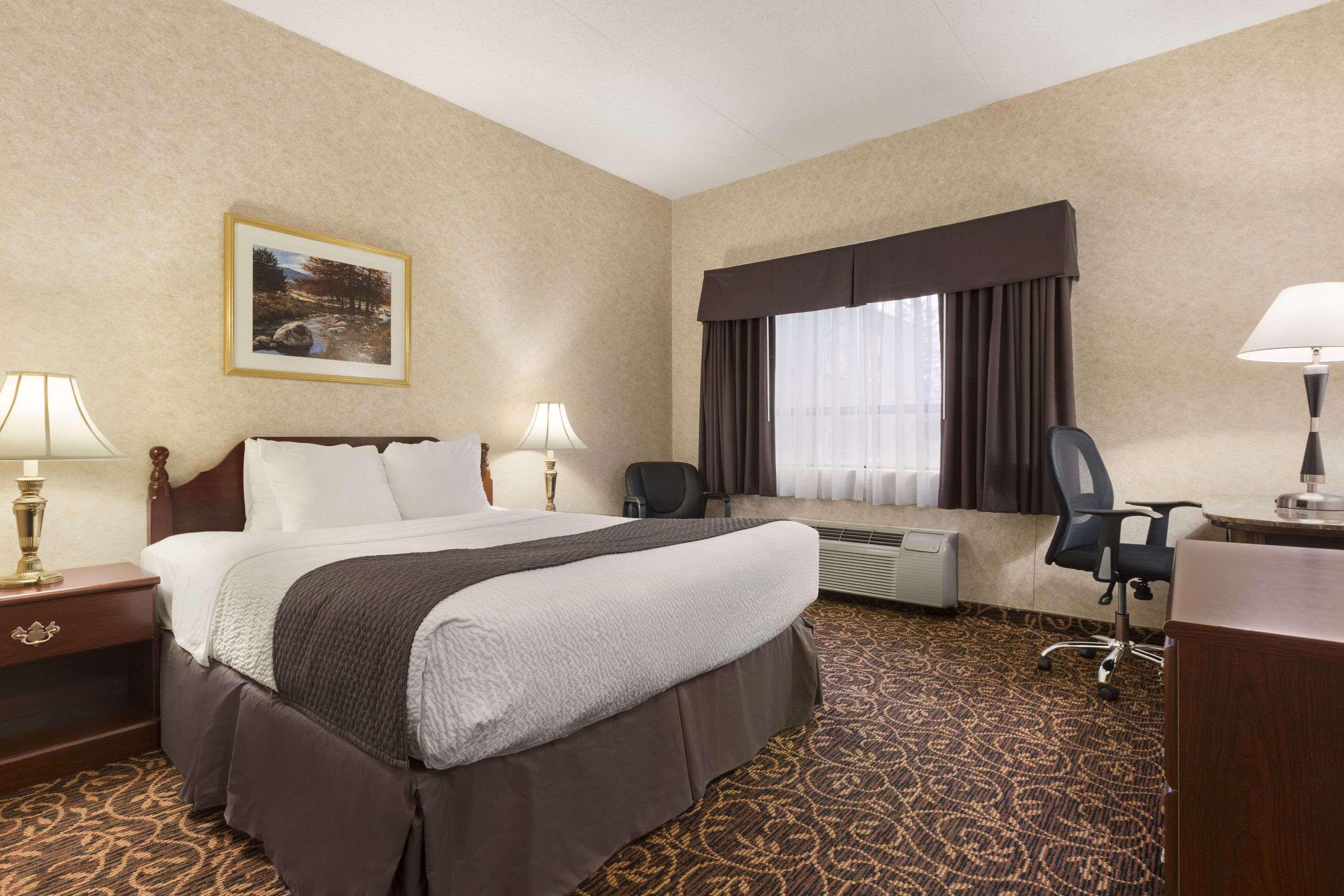 Days By Wyndham East Lakeview 3* Toronto