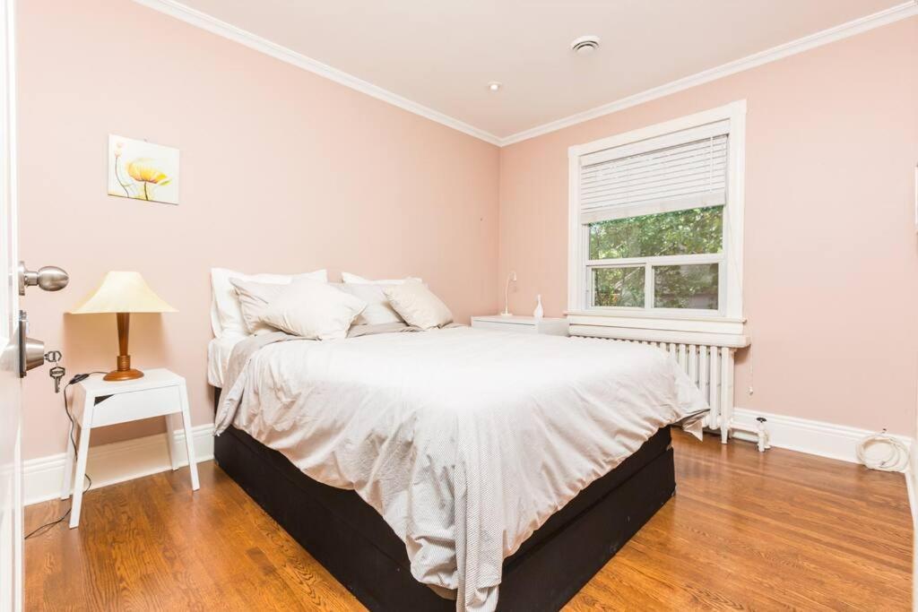 2-bdrm Lovely - Sunnylea Prime -the Kingsway Toronto