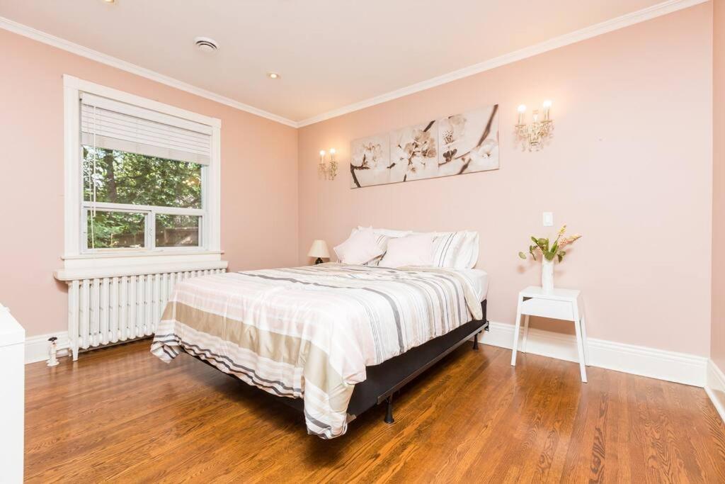 2-bdrm Lovely - Sunnylea Prime -the Kingsway Toronto