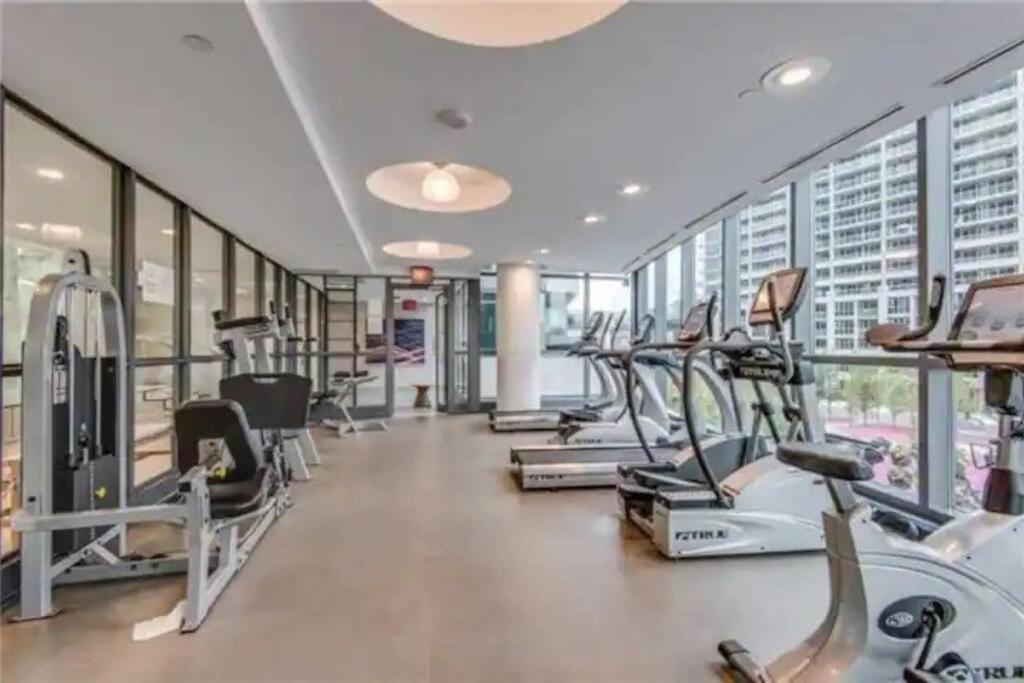 Apartment Lakeview In Downtown With Free Parking.
