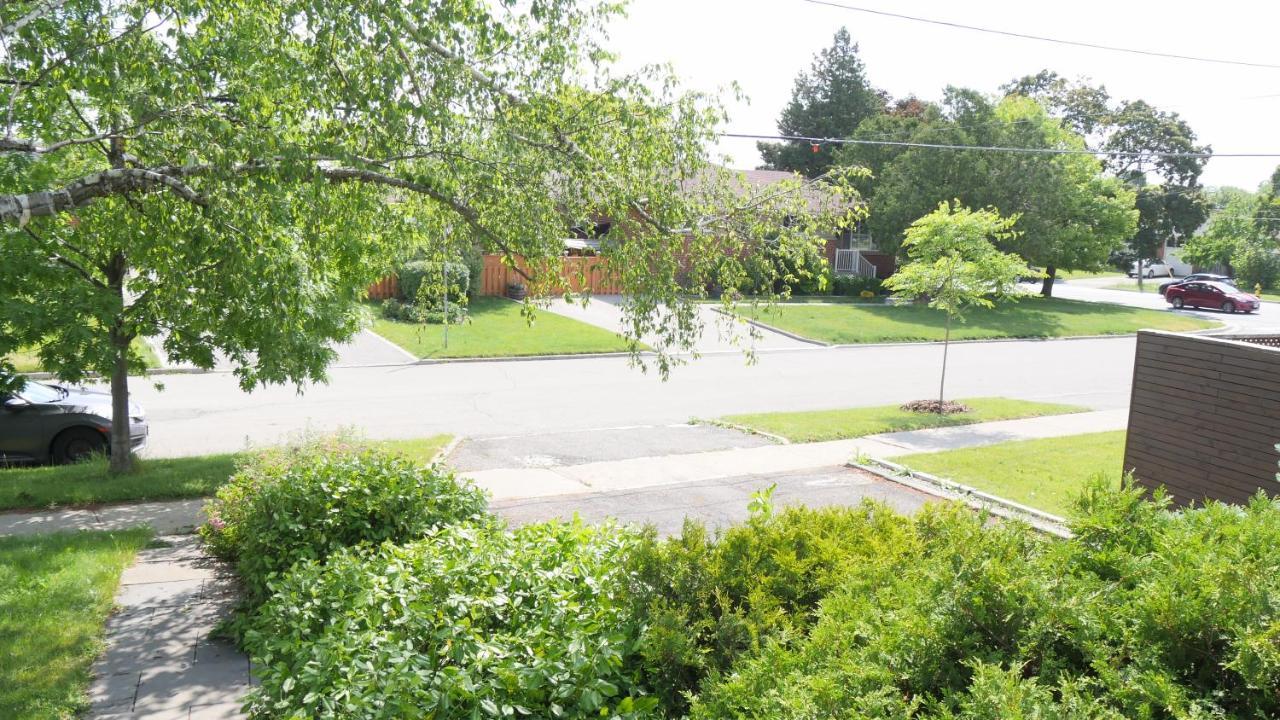 Richview Gardens Suite, 3-bdr Apartment