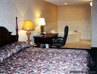 Hotel Days By Wyndham East Lakeview 3*