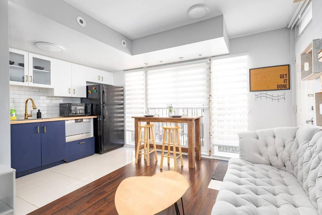 Charming 1bd Townhouse Near *