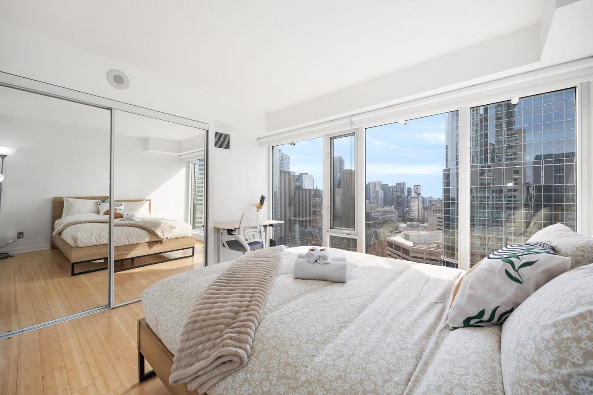 Modern 2-bedroom W Floor To Ceiling Windows