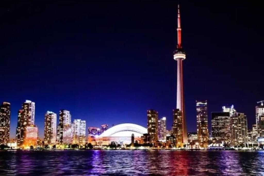 Apartment Superb Spacious Loft Old Near Distillery District Toronto