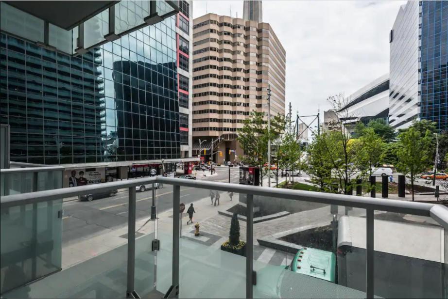 Skyline - Walk To Mtcc, Acc, Rogers Centre & Entertainment District Aparthotel Toronto