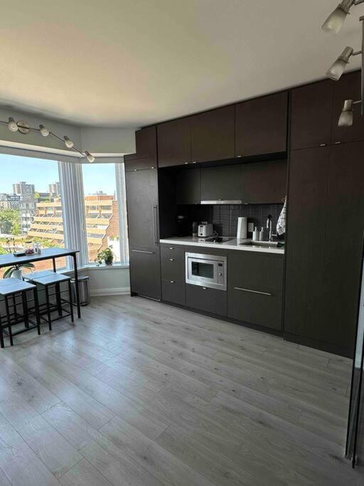 Entire Downtown + Gym - Yorkville *