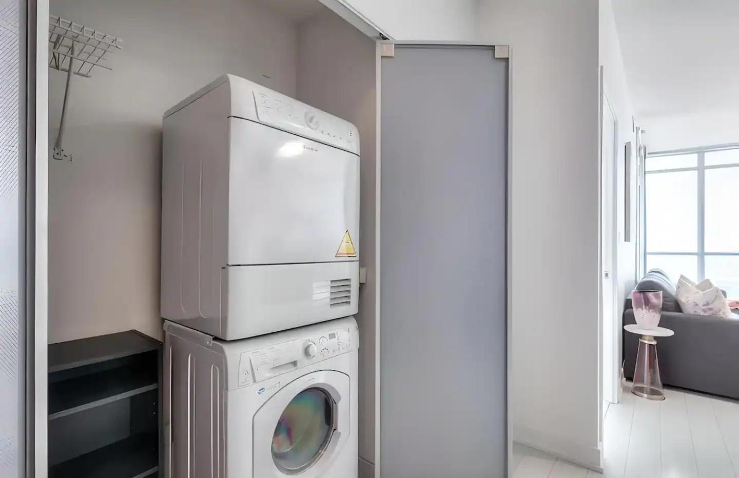 Gorgeous 1bdr Across Rogers Center, Cnt