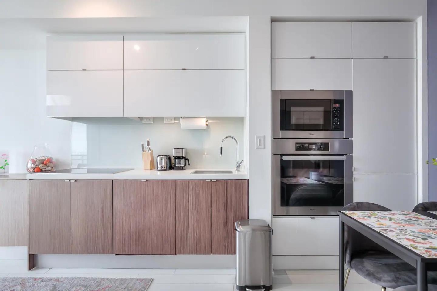 Gorgeous 1bdr Across Rogers Center, Cnt Apartment *