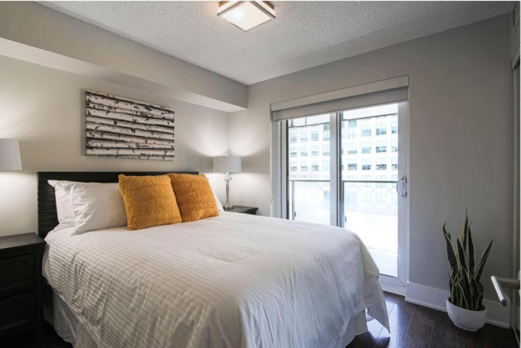 Skyline - Walk To Mtcc, Acc, Rogers Centre & Entertainment District Aparthotel
