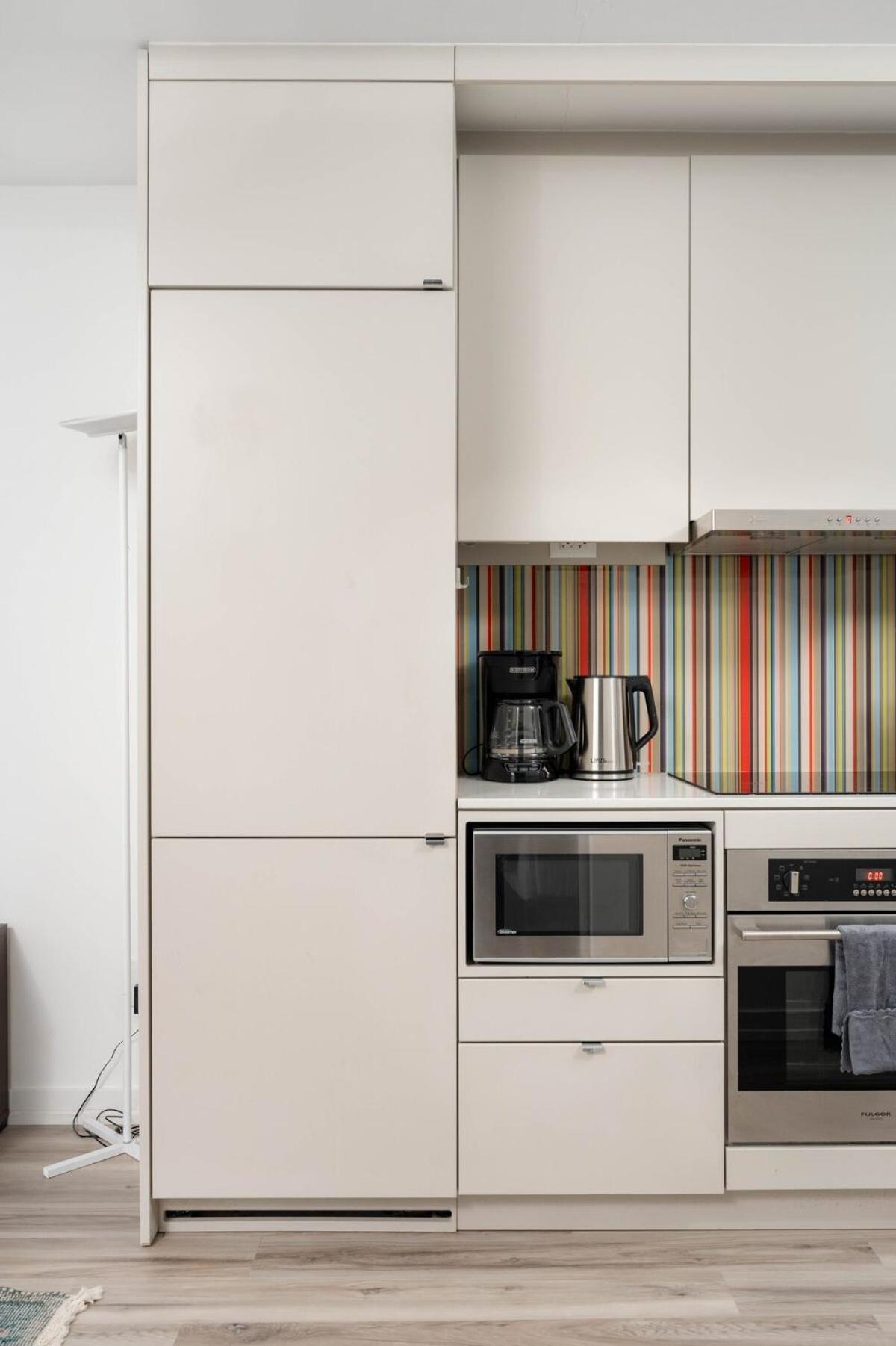 1bd Next To Queen St - Ideal Location Apartment *
