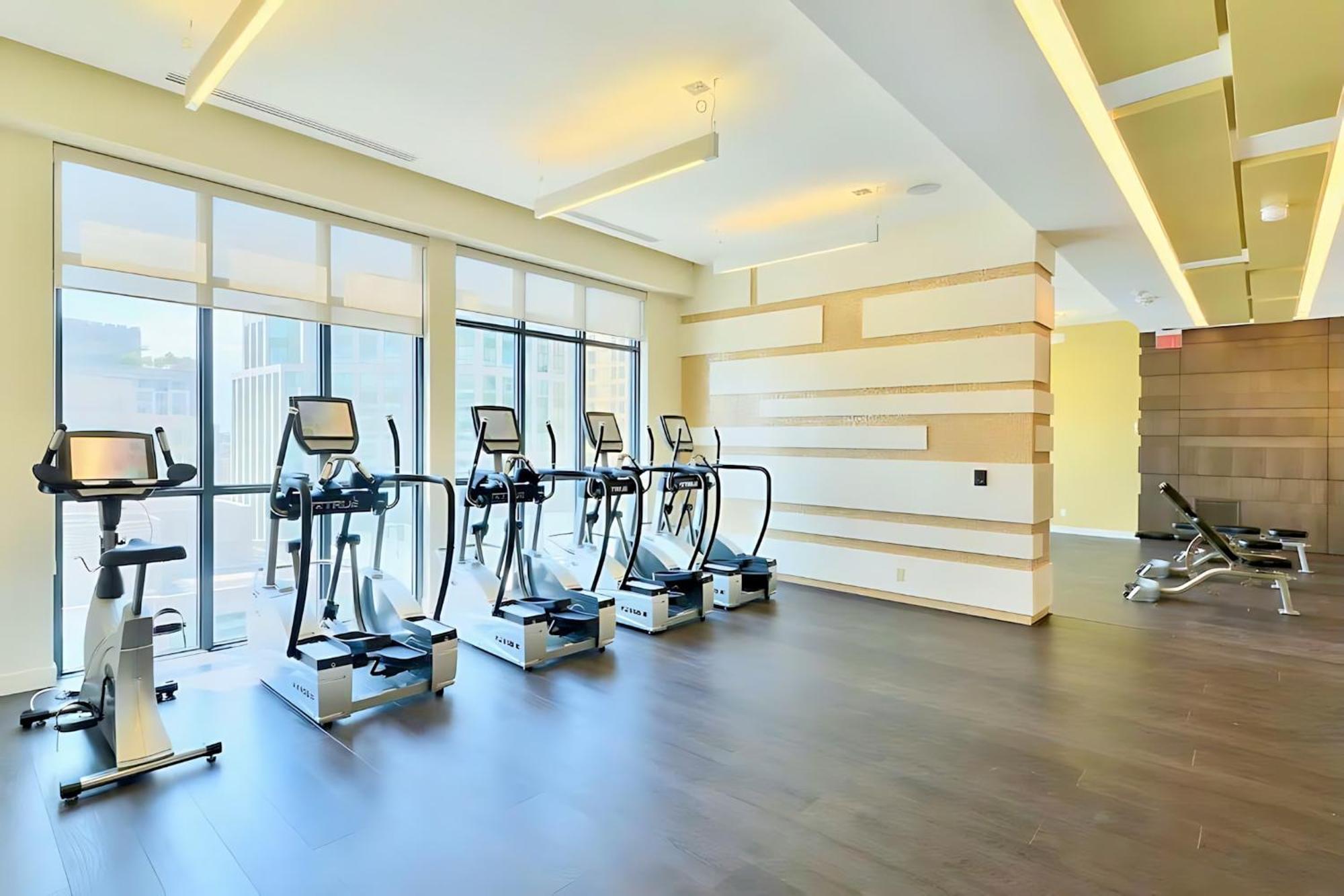 Spacious W Stunning Views Of Downtown Holiday home