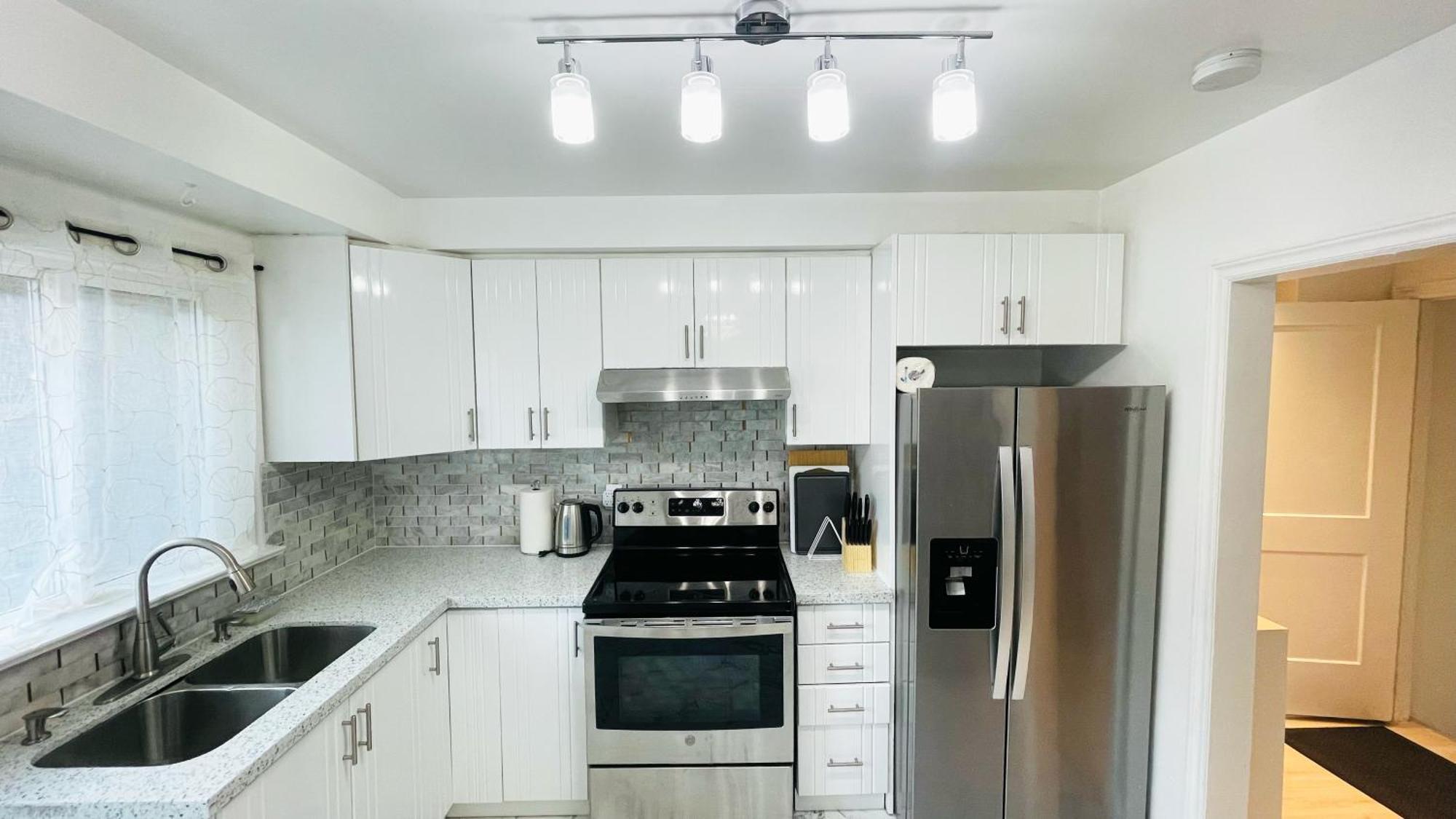 Near Pearson Airport Apartment