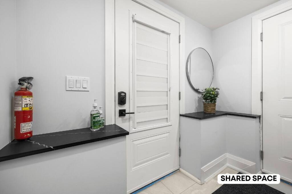 Retreat Private Pool & Cozy Master Bedroom * Toronto